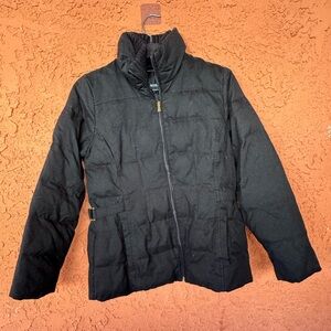 Weatherproof Black Puffer Jacket with High Collar and Quilted Design